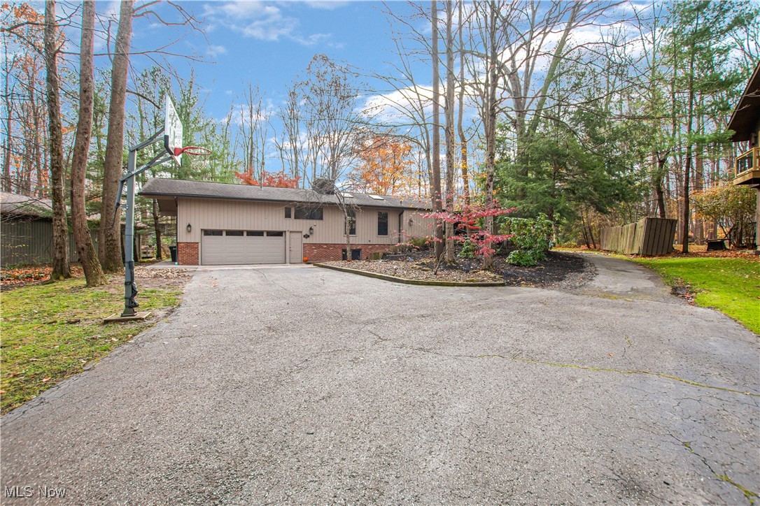 711 Cross Creek Oval Aurora OH 44202