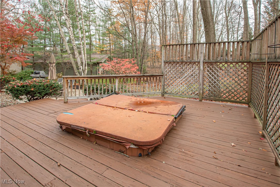 711 Cross Creek Oval Aurora OH 44202