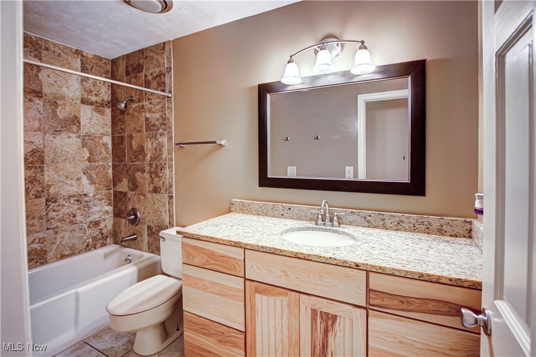 711 Cross Creek Oval Aurora OH 44202