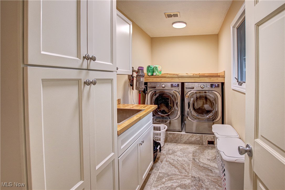 711 Cross Creek Oval Aurora OH 44202