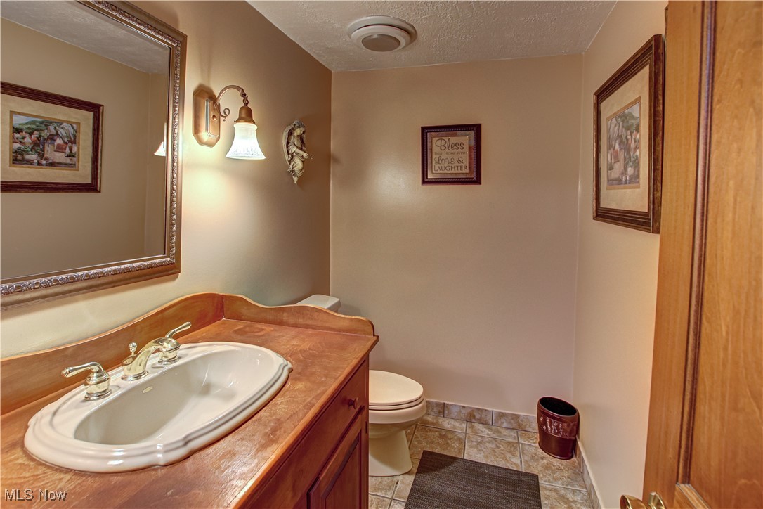 711 Cross Creek Oval Aurora OH 44202