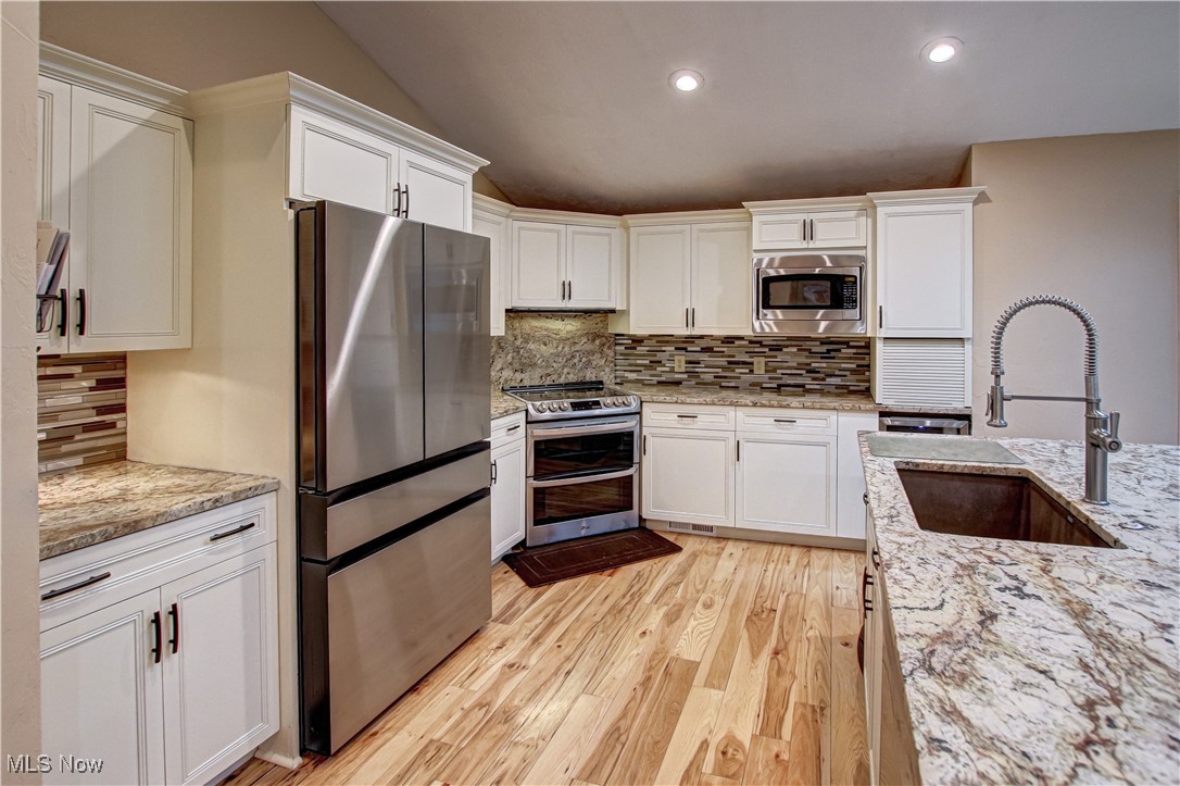 711 Cross Creek Oval Aurora OH 44202