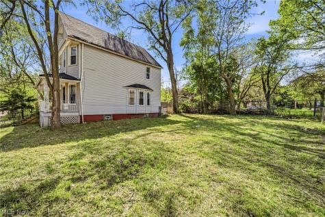 9008 Birchdale Avenue Cleveland OH 44106