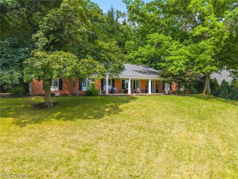 3189 Dunbarton Avenue NW Canton OH 44708