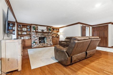 3189 Dunbarton Avenue NW Canton OH 44708