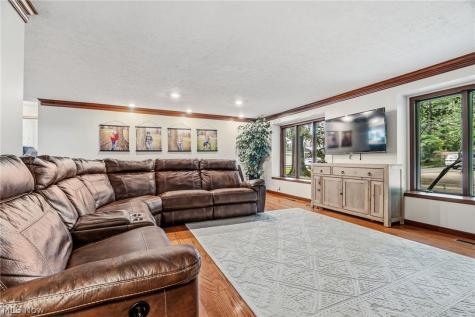 3189 Dunbarton Avenue NW Canton OH 44708