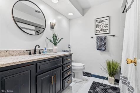 3189 Dunbarton Avenue NW Canton OH 44708