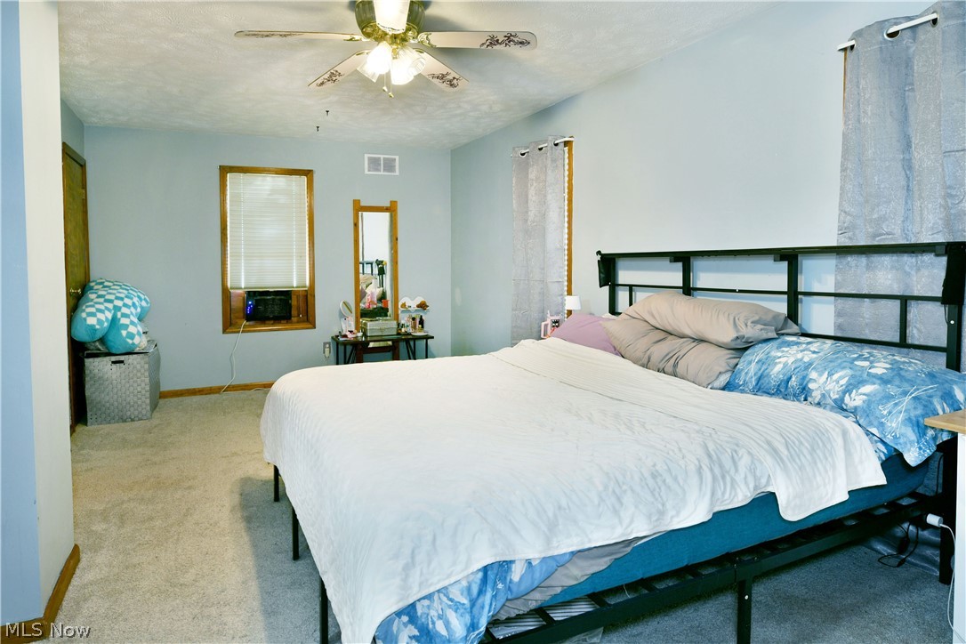 405 Oak Knoll Avenue SE Warren OH 44483
