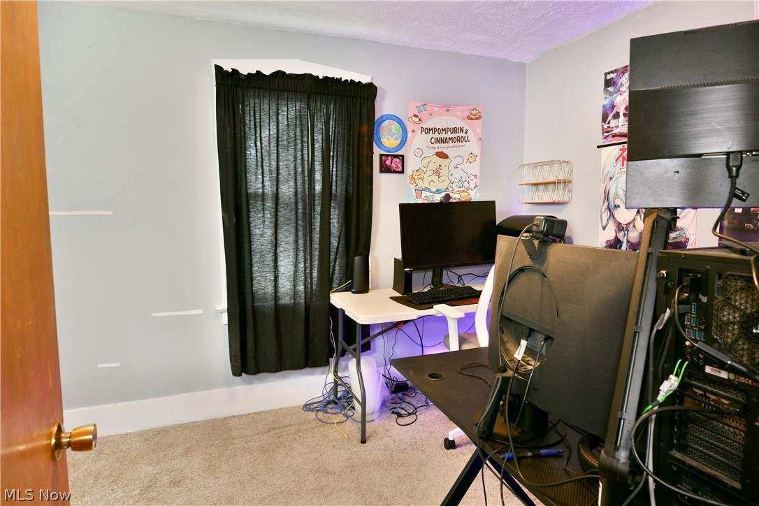 405 Oak Knoll Avenue SE Warren OH 44483