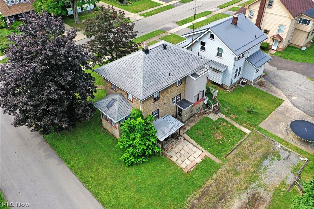 405 Oak Knoll Avenue SE Warren OH 44483