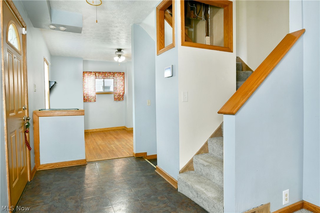 405 Oak Knoll Avenue SE Warren OH 44483