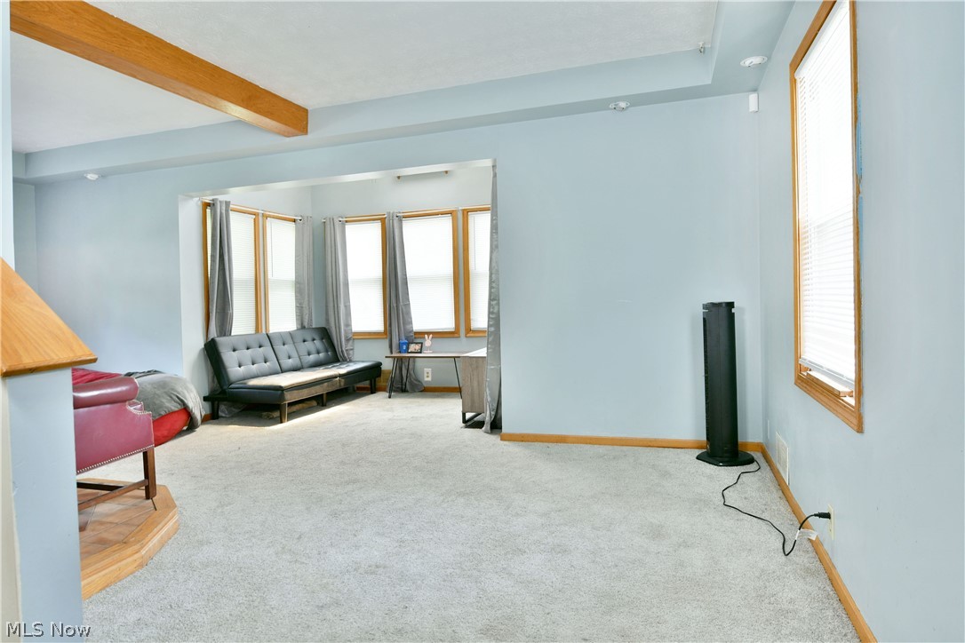 405 Oak Knoll Avenue SE Warren OH 44483