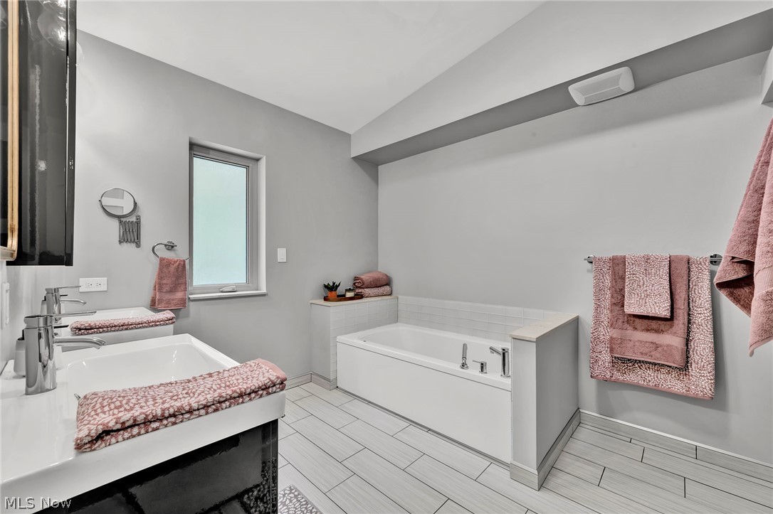 8365 Whitewood Road Brecksville OH 44141