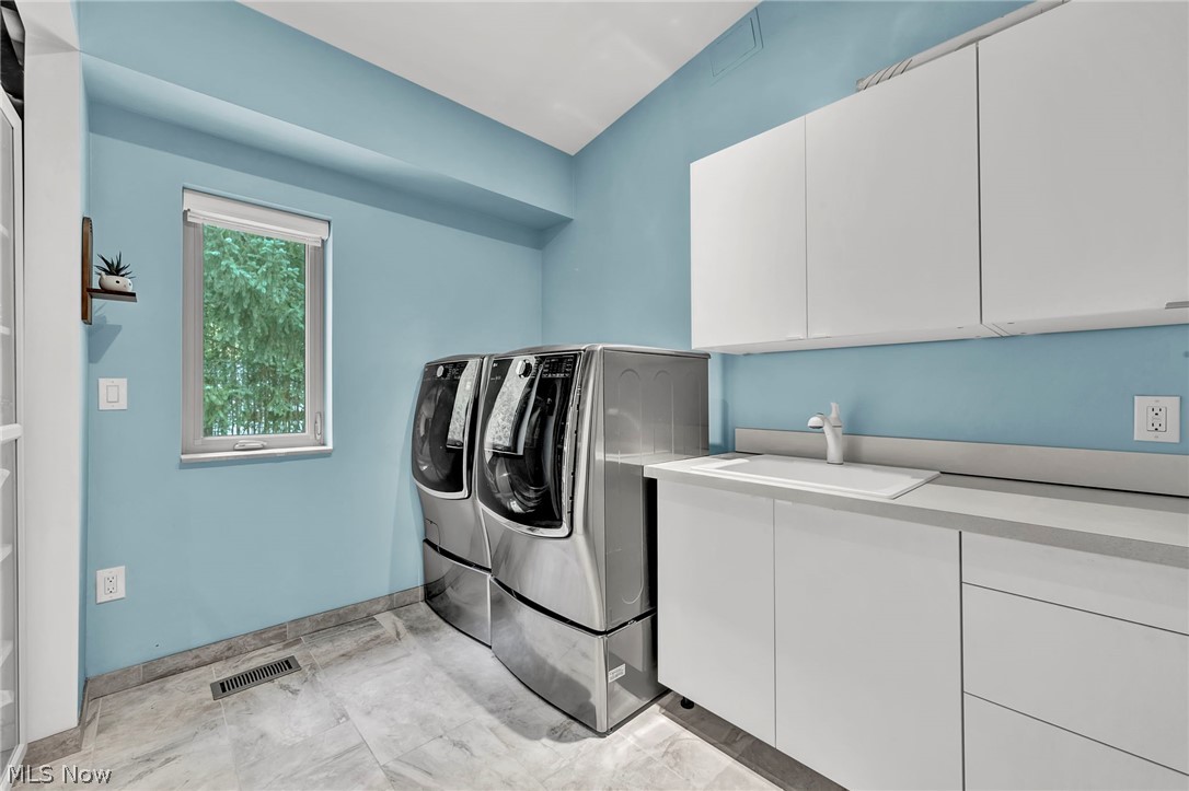 8365 Whitewood Road Brecksville OH 44141