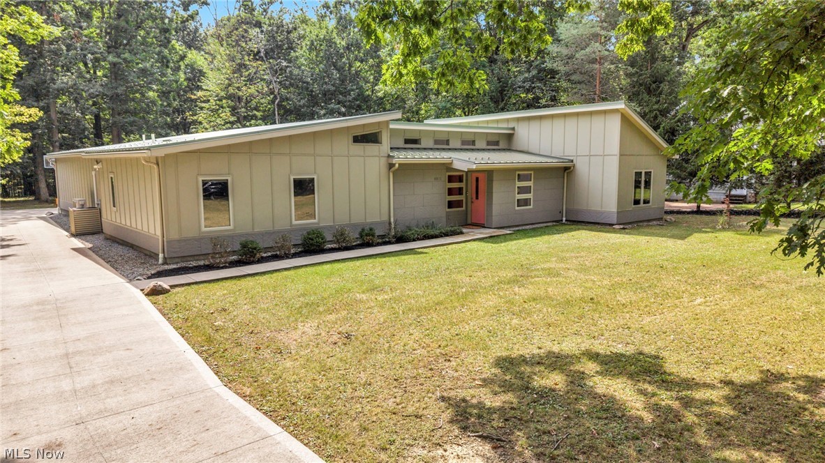 8365 Whitewood Road Brecksville OH 44141