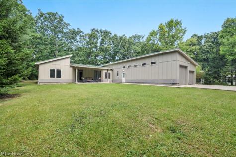 8365 Whitewood Road Brecksville OH 44141