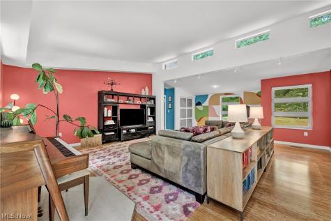 8365 Whitewood Road Brecksville OH 44141