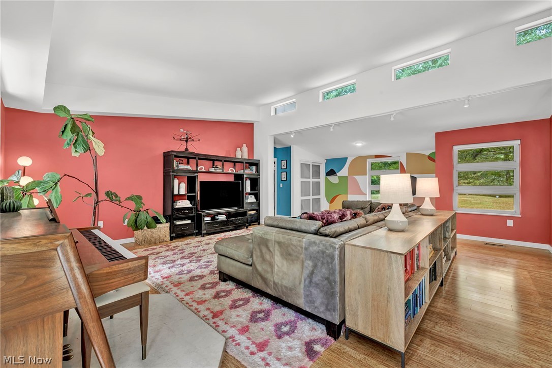 8365 Whitewood Road Brecksville OH 44141