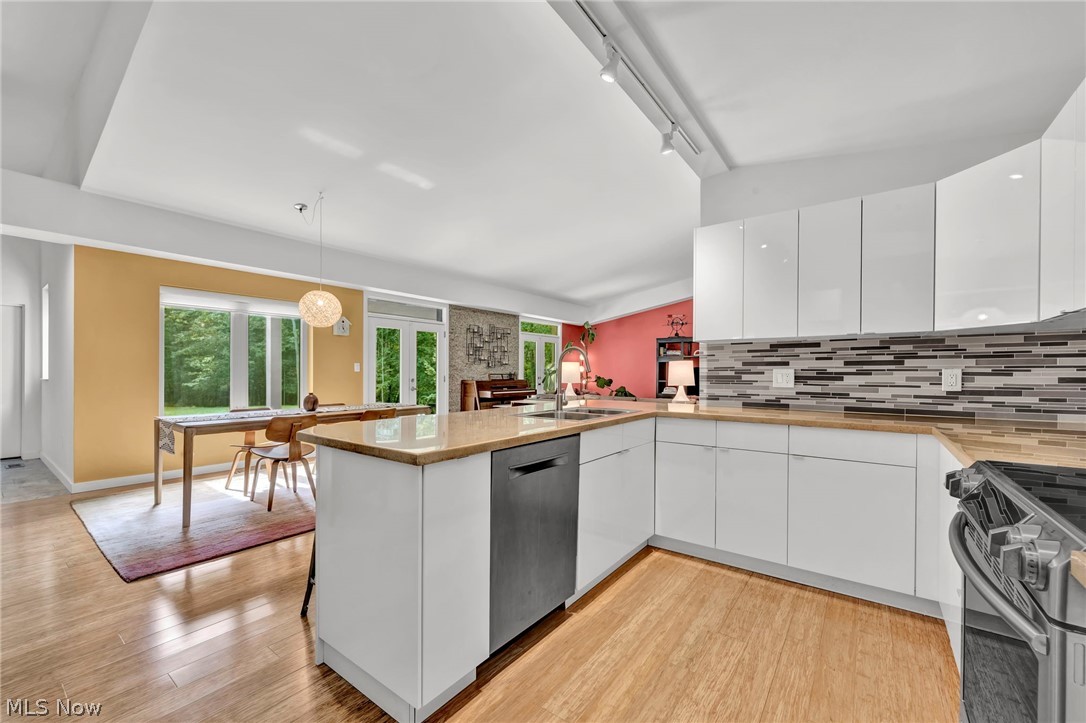 8365 Whitewood Road Brecksville OH 44141