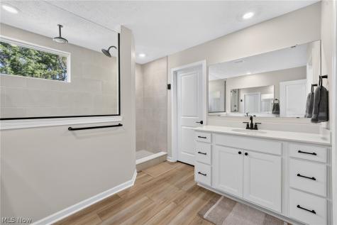 32002 Westview Trail Avon Lake OH 44012