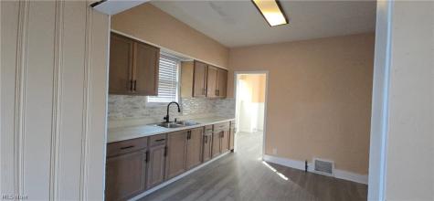 370 Lora Avenue Youngstown OH 44504