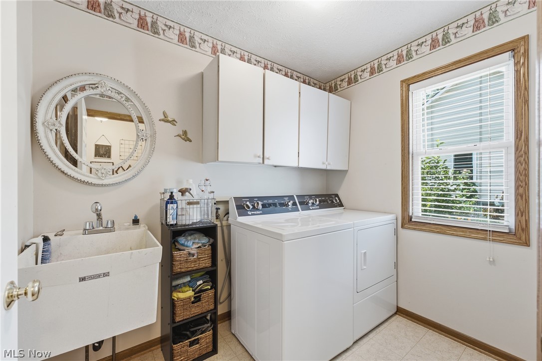 11041 Newbury Avenue NW Uniontown OH 44685