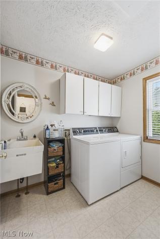 11041 Newbury Avenue NW Uniontown OH 44685