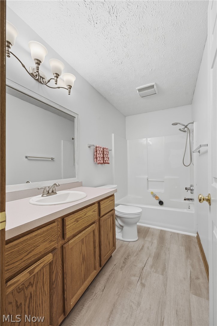 11041 Newbury Avenue NW Uniontown OH 44685