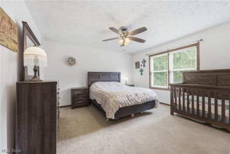 11041 Newbury Avenue NW Uniontown OH 44685
