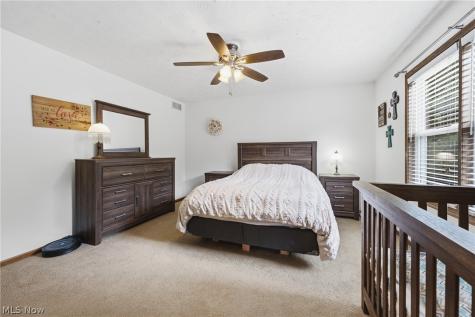 11041 Newbury Avenue NW Uniontown OH 44685