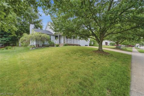 11041 Newbury Avenue NW Uniontown OH 44685