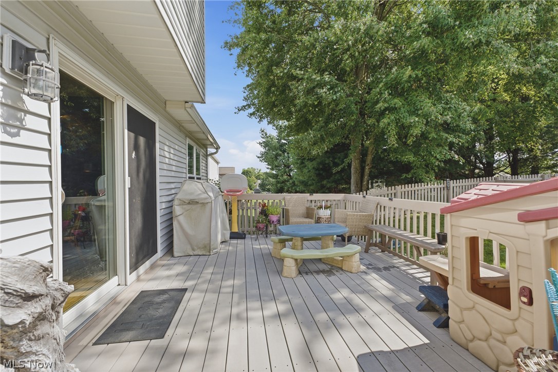 11041 Newbury Avenue NW Uniontown OH 44685
