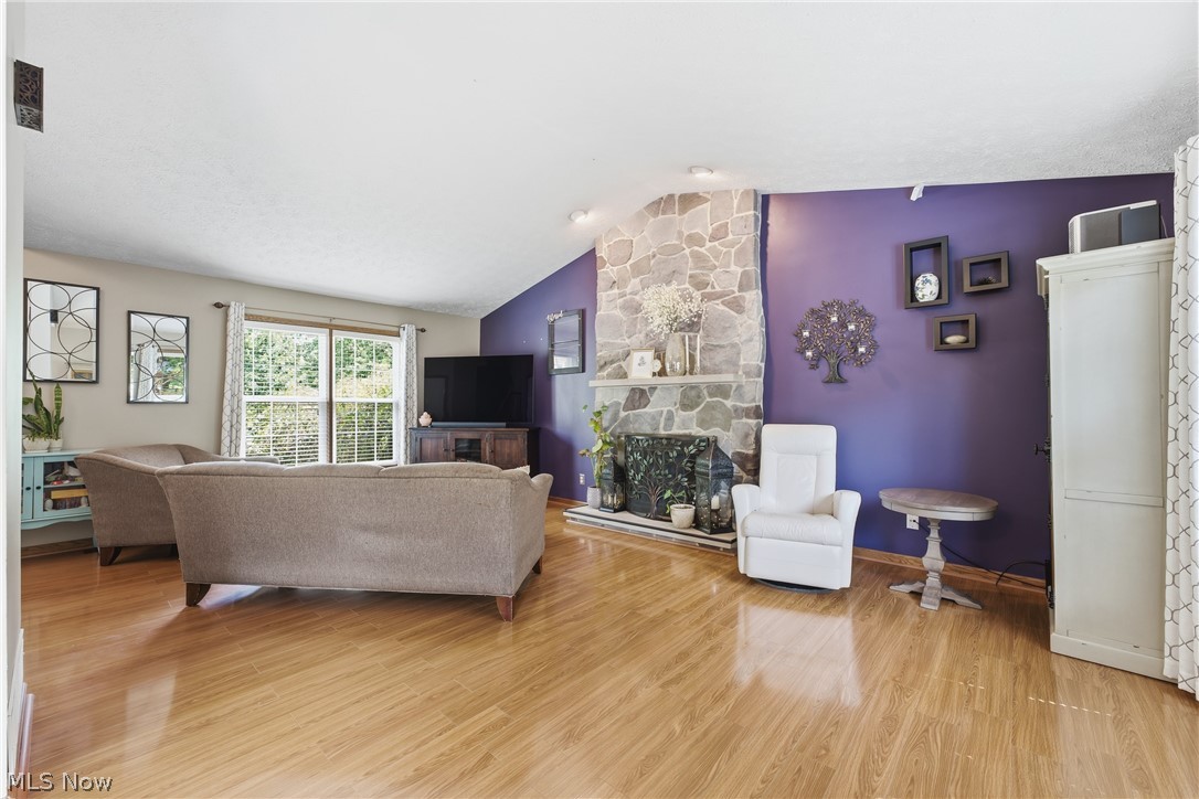 11041 Newbury Avenue NW Uniontown OH 44685