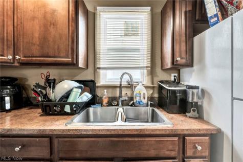 7914 Dorver Avenue Cleveland OH 44105
