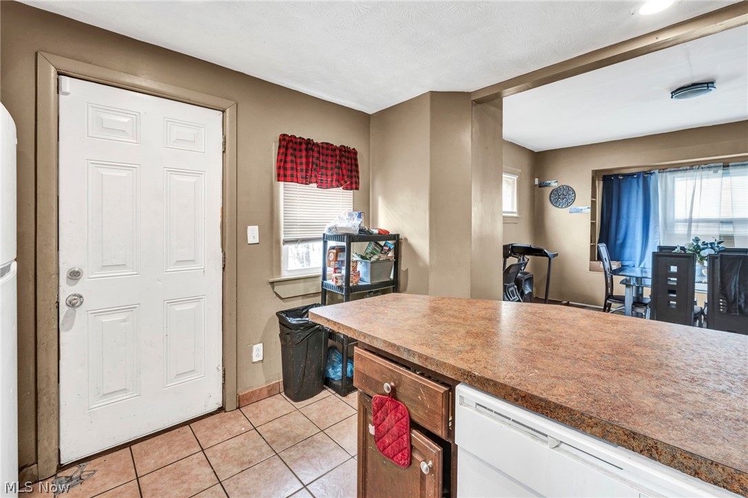 7914 Dorver Avenue Cleveland OH 44105