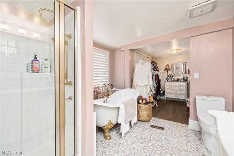 3571 Greenwich Road Norton OH 44203