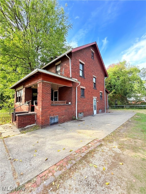 1265 Newton Street Akron OH 44305