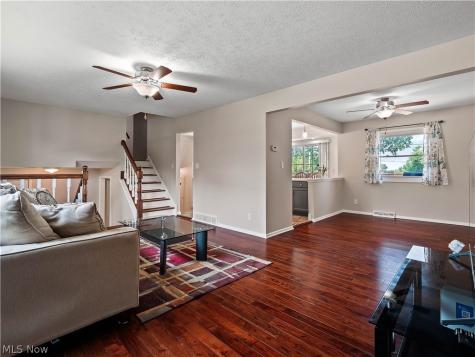3496 Hetzel Drive Parma OH 44134