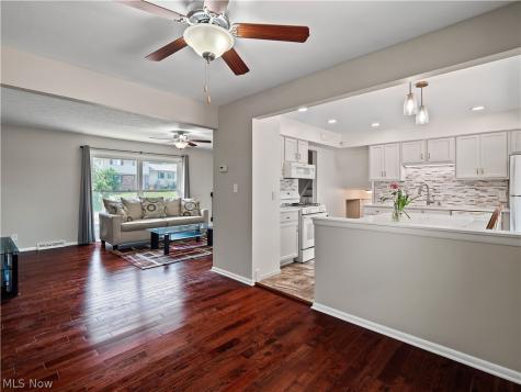 3496 Hetzel Drive Parma OH 44134