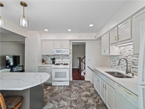 3496 Hetzel Drive Parma OH 44134