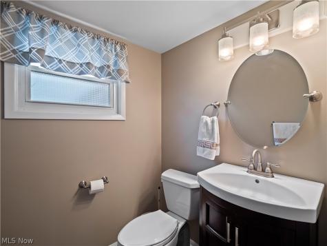 3496 Hetzel Drive Parma OH 44134