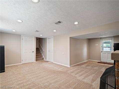 3496 Hetzel Drive Parma OH 44134