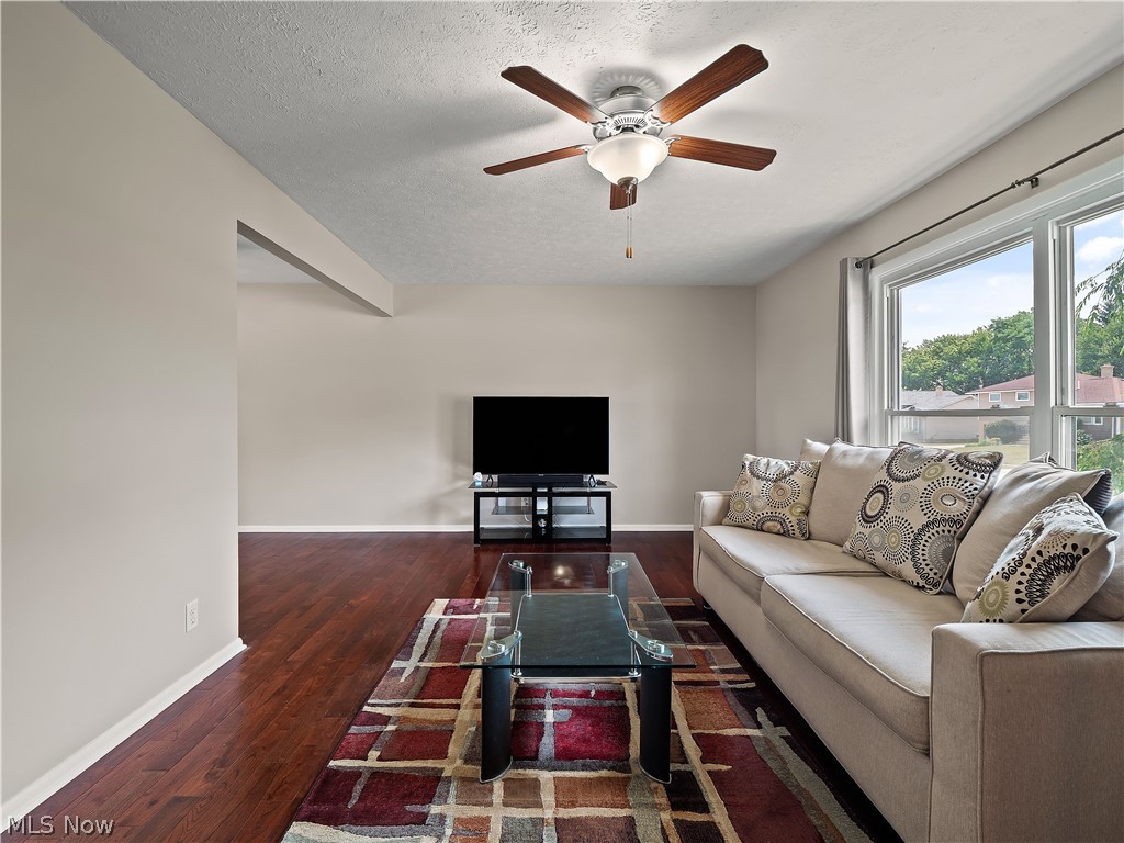 3496 Hetzel Drive Parma OH 44134