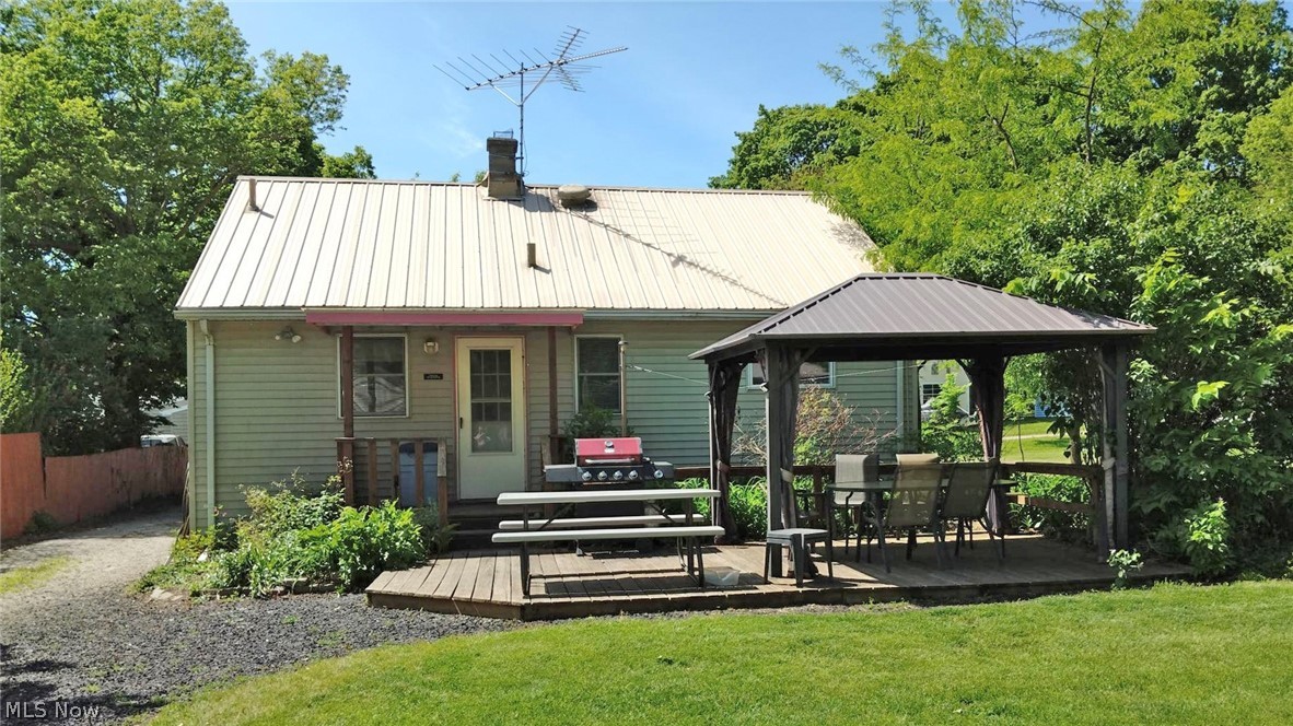 136 Sunset Drive Kelleys Island OH 43438