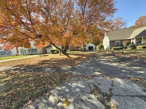 328 S Bon Air Avenue Youngstown OH 44509