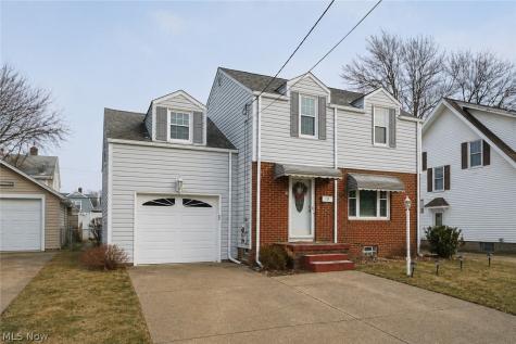 942 Bellflower Avenue SW Canton OH 44710