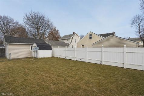 942 Bellflower Avenue SW Canton OH 44710