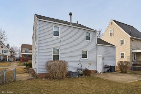 942 Bellflower Avenue SW Canton OH 44710