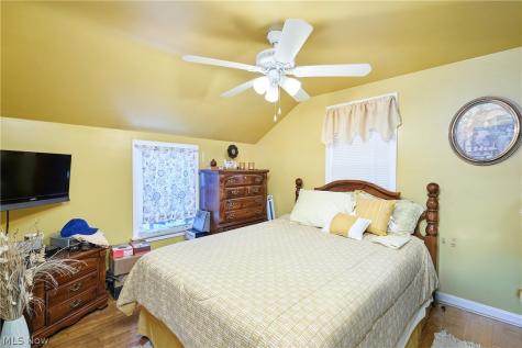 942 Bellflower Avenue SW Canton OH 44710