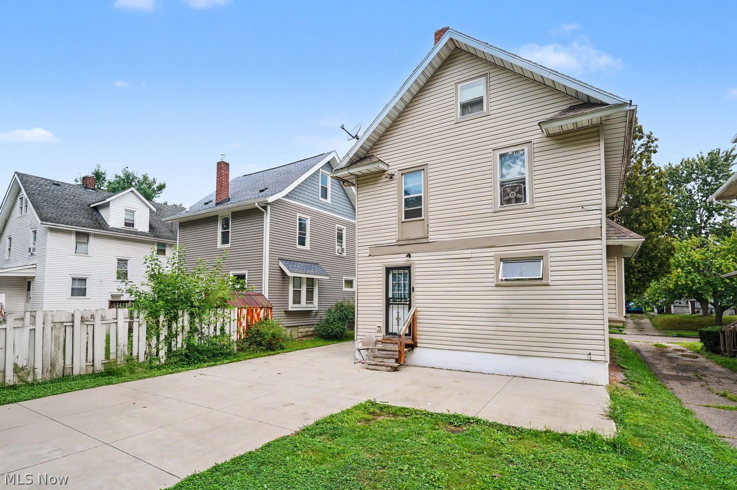 108 E Mapledale Avenue Akron OH 44301